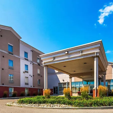 Best Western Plus Bowmanville-3