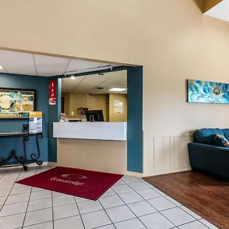 Econo Lodge Inn & Suites Dickson-2