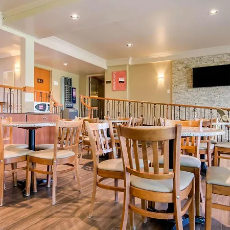 Comfort Inn & Suites Shawinigan-2
