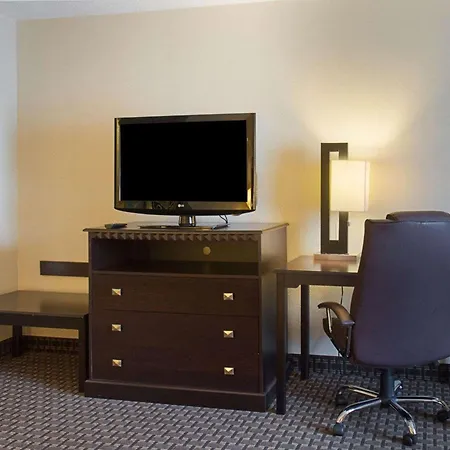 Quality Inn & Suites Quantico-3