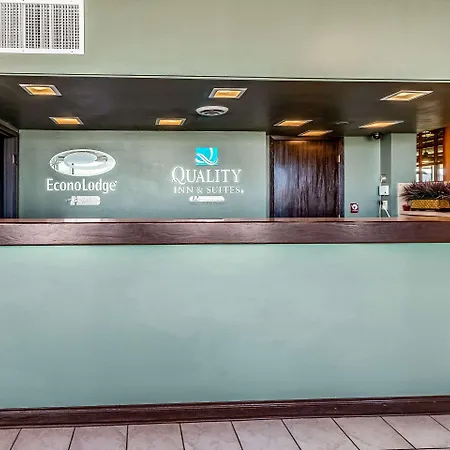 Quality Inn & Suites Albert Lea-2