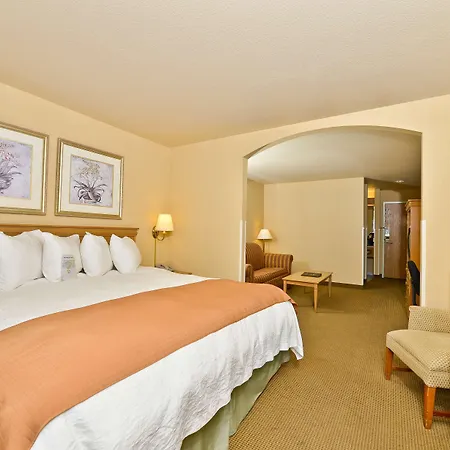 Best Western Plus Caldwell Inn & Suites-3