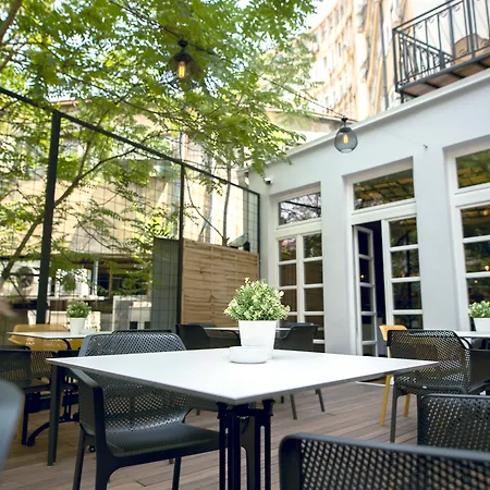 Public House Hotel-2