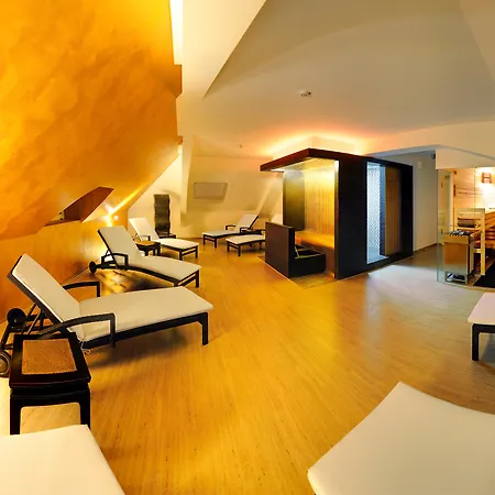 V8 Hotel Motorworld Region Stuttgart-3