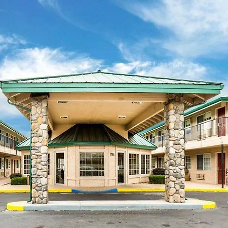 Quality Inn & Suites Minden-3