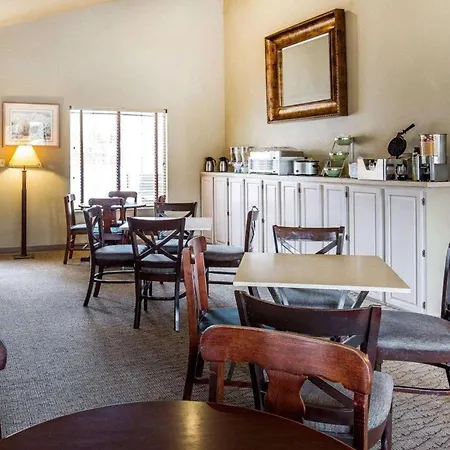 Quality Inn & Suites Minden-2