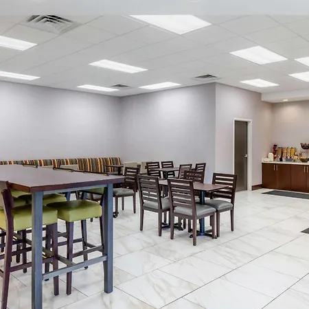Days Inn And Suites By Wyndham Oxford-3