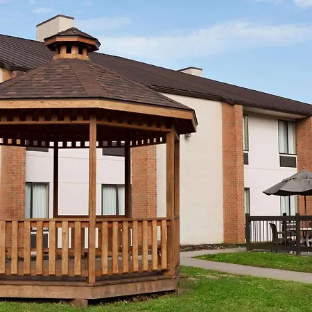 Baymont By Wyndham Rocky Mount-3