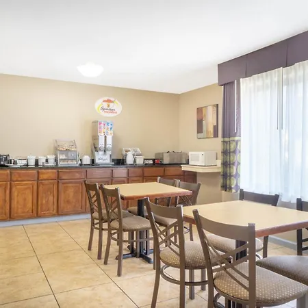 Super 8 By Wyndham Harrison Oh-3