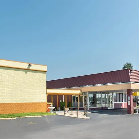 Days Inn By Wyndham Salem, Il-2