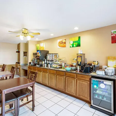 Quality Inn - Storm Lake-2