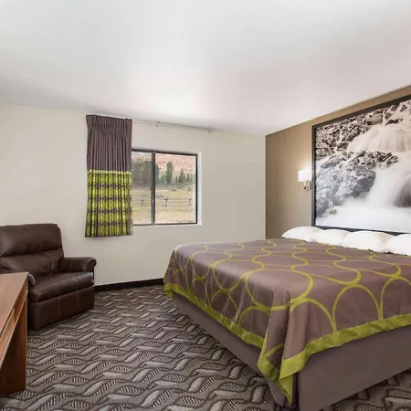 Super 8 By Wyndham Dubois-3
