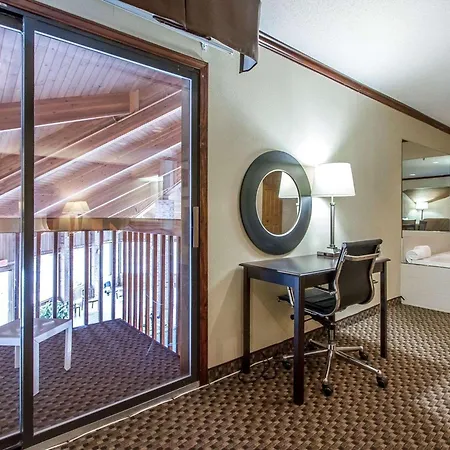 Quality Inn Macomb Near University Area-3