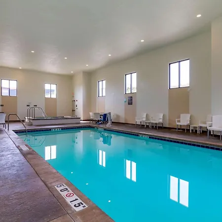 Comfort Inn & Suites Mandan - Bismarck-3