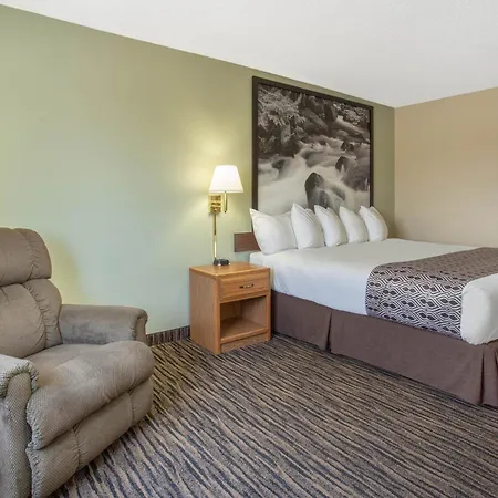 Super 8 By Wyndham Lewistown-3