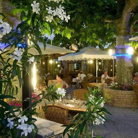 Logis Hôtel Tante Yvonne&son restaurant semi-gastronomique - Lyon Nord-3