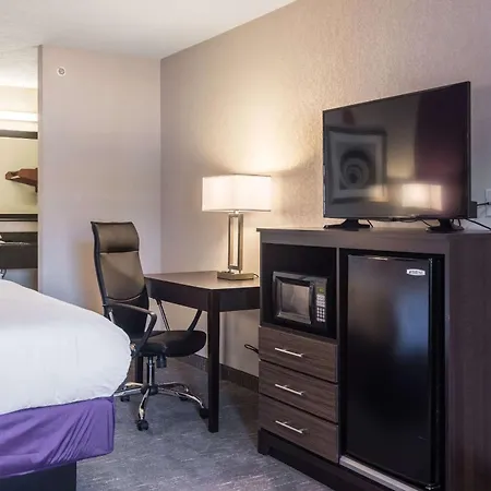 Econo Lodge Inn & Suites North Little Rock Near Riverfront-2