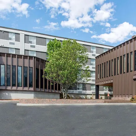 Quality Hotel & Suites-2