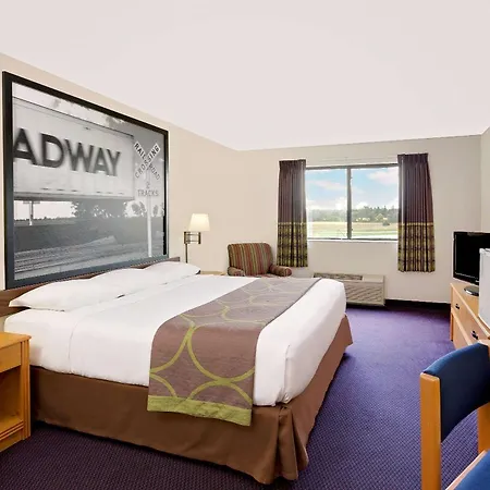 Super 8 By Wyndham St. James-2