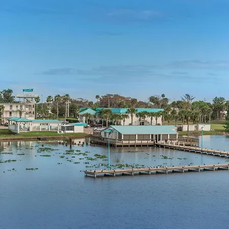Lakeshore Resort And Marina-3