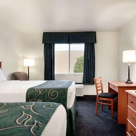 Travelodge By Wyndham Clinton Valley West Court-2