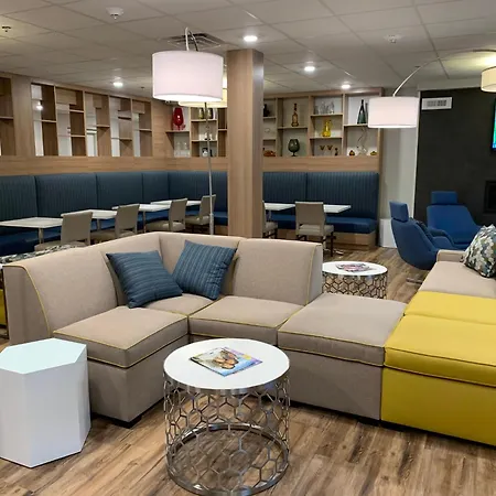 Microtel Inn & Suites By Wyndham Woodland Park-3