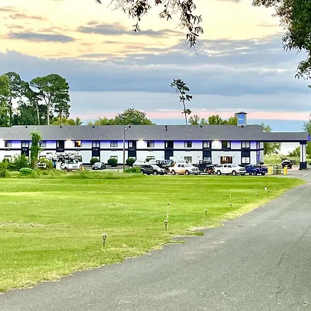Rodeway Inn & Suites-2