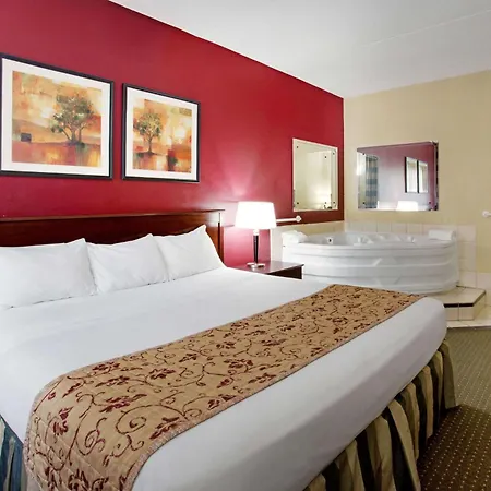 Ramada By Wyndham Bettendorf-3