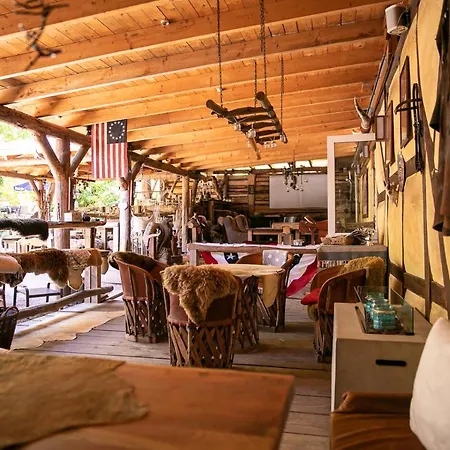 Longhorn Ranch Countryhotel - Garni-2