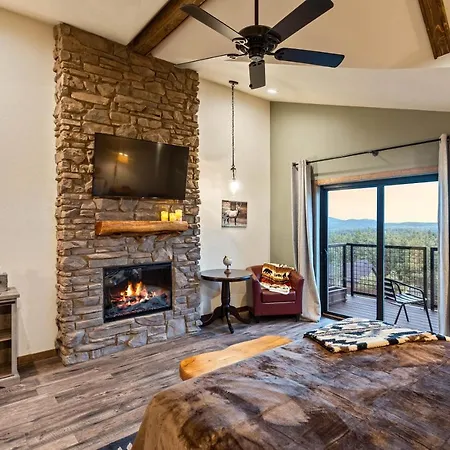 Lodge At 5600-2
