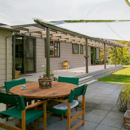 Lupin Lodge Bed & Breakfast-2