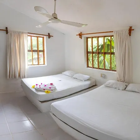 Hotel Bungalows y Cabañas Acuario-2