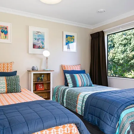 Lupin Lodge Bed & Breakfast-3