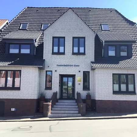Landschaftliches Haus-2