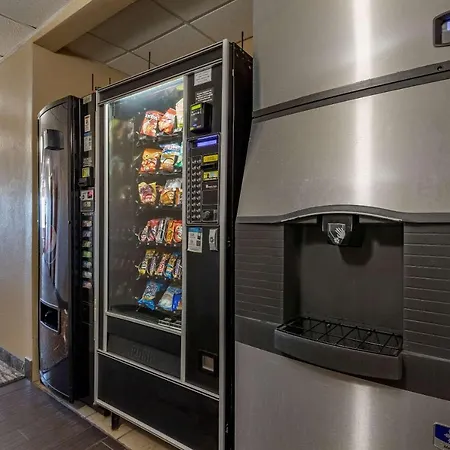 Comfort Inn & Suites Waterloo - Cedar Falls-2