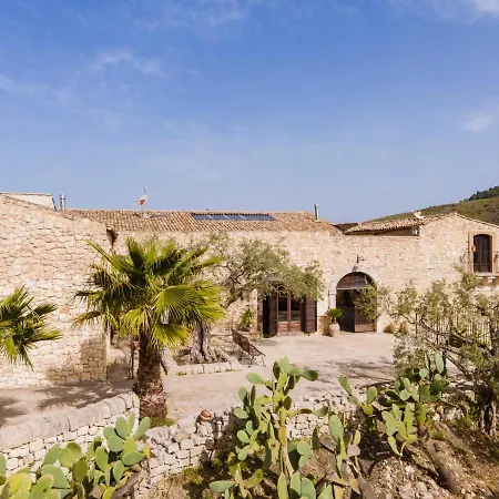 Masseria Fortificata Lo Zafferaneto-2