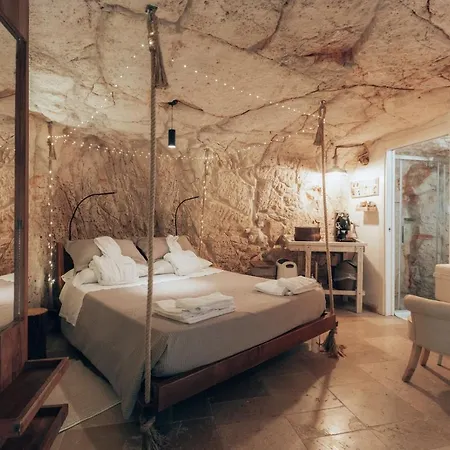 Grotta Carlotta-2