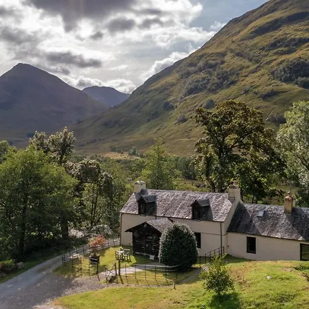 Heart Of Glencoe Holidays-3
