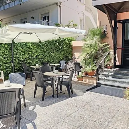 Hotel Iride Apartments & Rooms- Ideale Per Famiglie E Coppie-3