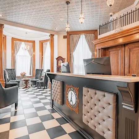 Hotel De Paris Montreal-3