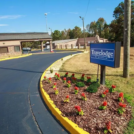 Travelodge By Wyndham Macon West-3