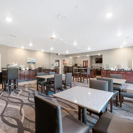 Cobblestone Hotel & Suites - Urbana-3