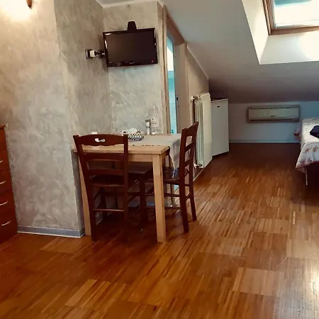 Aurelia Garden Gold B&B-2