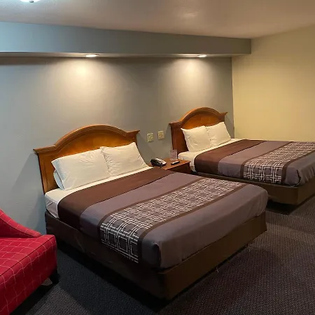 Campus Inn Baraboo-2