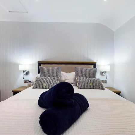 Driftwood Boutique Guest House-3