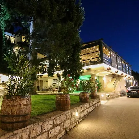 Hotel Happy-2