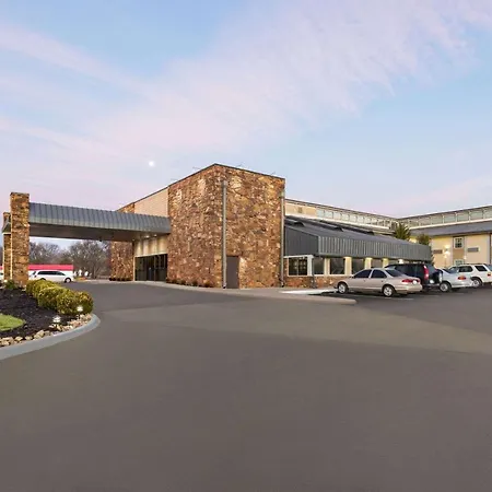 Travelodge By Wyndham Coffeyville-2