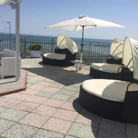 Hotel Embassy-3