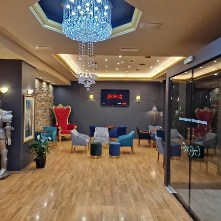 Queens Leriotis Hotel-3