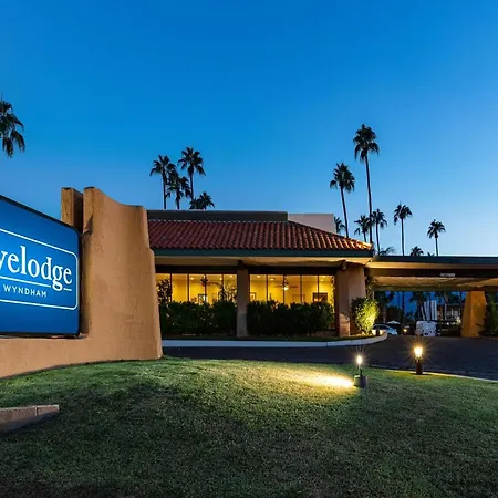 Travelodge By Wyndham Palm Springs-2